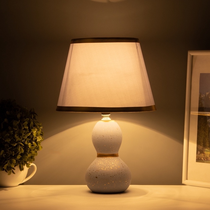 Лампа настольная Лампа настольная "Изгиб" 1х40Вт Е14 серый/золото 22,5х22,5х35см