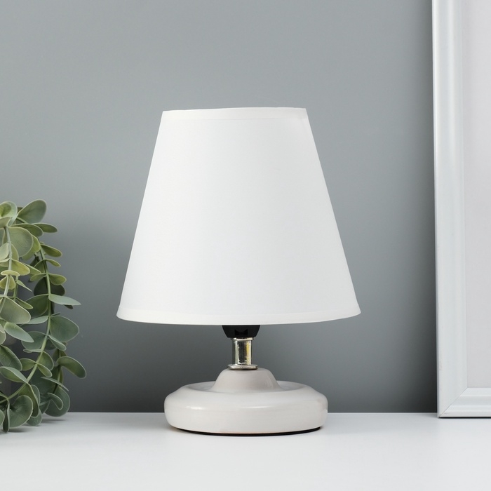 Лампа настольная Лампа настольная "Мини" 1х40Вт Е14 белый 15х15х20см МОДЕЛЬ: 3133993