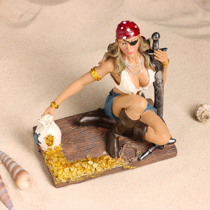 Статуэтка  Статуэтка "Пиратка" 13см