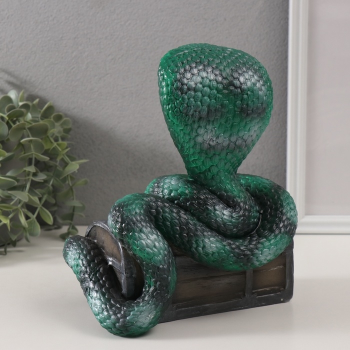 Копилка Копилка"КОБРА НА СУНДУКЕ "  20 х 17 х 12 см.