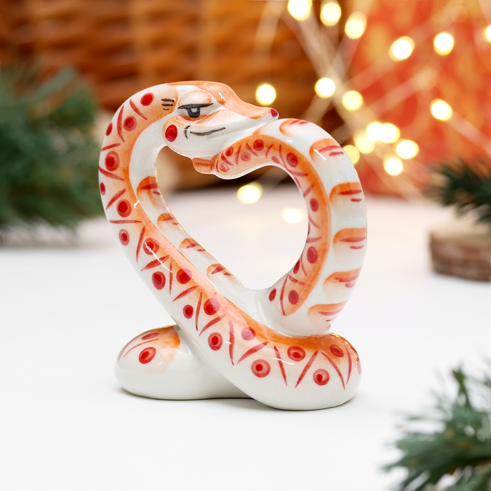 Новый год. Сувенир символ года  Новый год. Сувенир символ года "Змейка Любовь", 10 см, фарфор