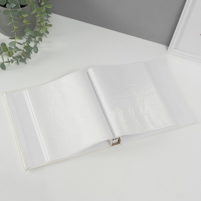 Фотоальбом на 100 фото кожзам 10х15 см  Фотоальбом на 100 фото кожзам 10х15 см "Пчёлка в цветочном букете" в коробке 4х22х23 см