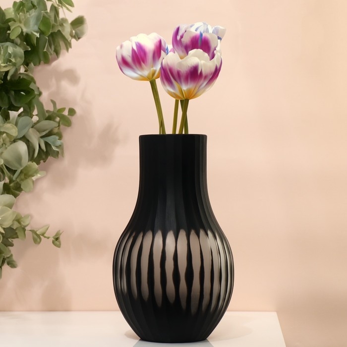 Ваза для цветов «Эрика» из черного стекла 29 х 17 х 17 см Ваза для цветов «Эрика» из черного стекла 29 х 17 х 17 см