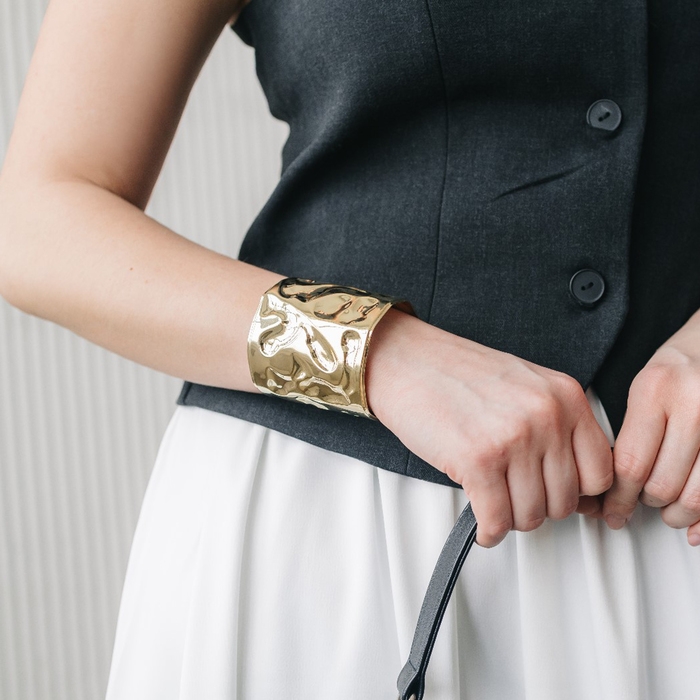 Браслет металл «Манжета» с выемками, цвет золото Браслет металл «Манжета» с выемками, цвет золото