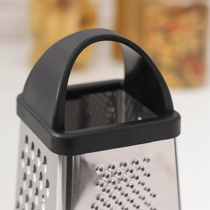 Тёрка с контейнером «Синтай», 13×13,5×24 см, цвет ручки чёрный Тёрка с контейнером «Синтай», 13×13,5×24 см, цвет ручки чёрный