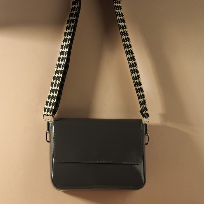 Ручка для сумки «Гусиная лапка», стропа, с карабинами, 139 ± 3 × 3,8 см, цвет чёрный/белый Ручка для сумки «Гусиная лапка», стропа, с карабинами, 139 ± 3 × 3,8 см, цвет чёрный/белый