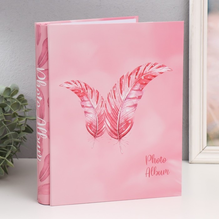 Фотоальбом на 200 фото 13х18 см Фотоальбом на 200 фото 13х18 см "Пёрышки в дымке" в коробке МИКС 5,5х23х29,5 см