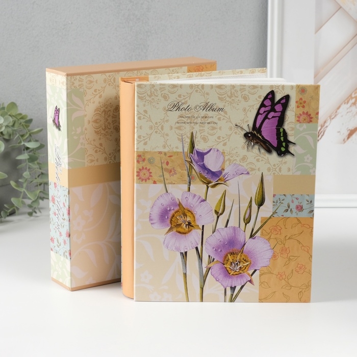Фотоальбом на 200 фото 10х15 см "Бабочка и ирисы" в коробке 5х21х25,5 см
