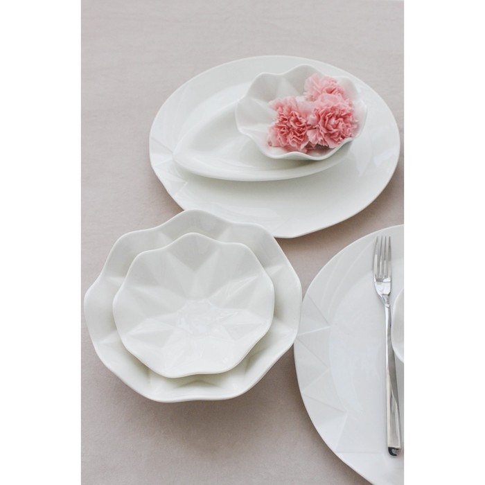 Блюдо фарфоровое для подачи Magistro «Изобилие», 22,5 см, фарфор, цвет белый Блюдо фарфоровое для подачи Magistro «Изобилие», 22,5 см, фарфор, цвет белый