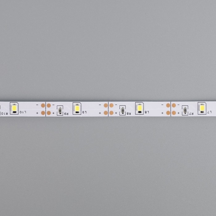 Светодиодная лента Luazon Lighting 3 м, IP20, SMD2835, 30 LED/м, батарейки 3хАА (нет в комплекте), 6000К Светодиодная лента Luazon Lighting 3 м, IP20, SMD2835, 30 LED/м, батарейки 3хАА (нет в комплекте), 6000К