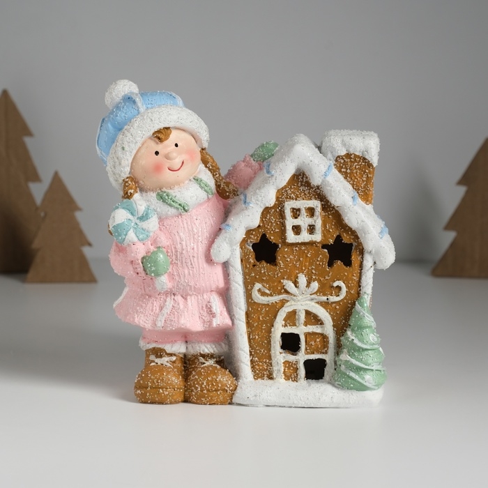 Сувенир керамика свет Сувенир керамика свет "Малышка в розовом наряде у пряничного домика" 15х8х16 см