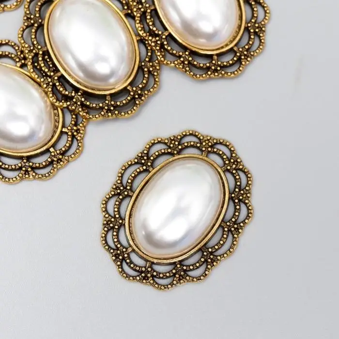 Декор для творчества металл  Декор для творчества металл "Медальон овал в золотой оправе" жемчужина 2,7х2,3х0,6 см