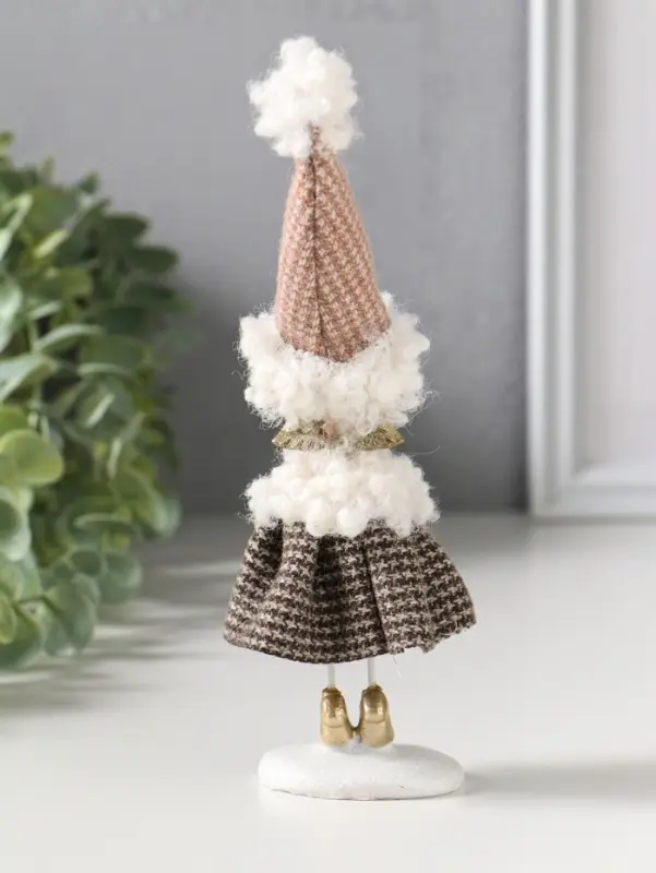 Сувенир полистоун "Ангелочек в клетчатом наряде с мехом, с лисичкой" 5х4х17,5 см