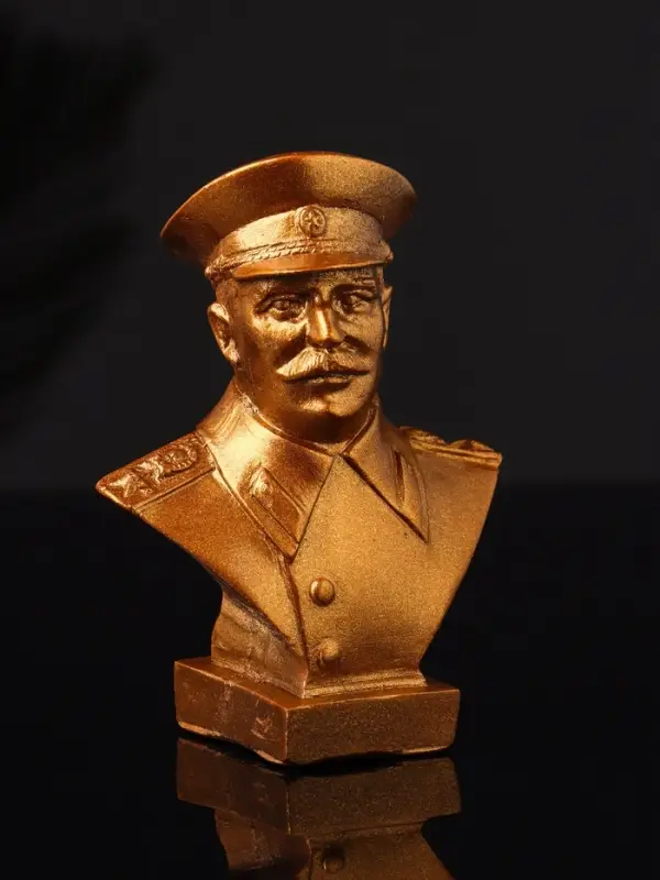 Бюст И.В. Сталин, 10х7х5см, бронза Бюст И.В. Сталин, 10х7х5см, бронза
