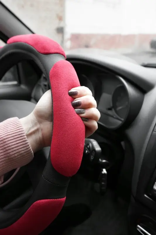 Спонжевая оплетка руля AVS SP-426L-RD ( размер L, красный) - Серия "Sponge"