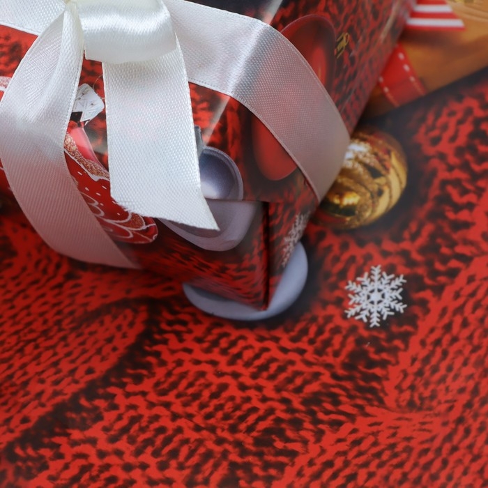 Новый год. Бумага упаковочная глянцевая  Новый год. Бумага упаковочная глянцевая "С Новым Годом!", 70 х 100 см,1 лист