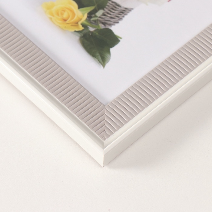 Фоторамка пластик 13х18 см Фоторамка пластик 13х18 см "Полосатая текстура" олива, белая 1,2х16х21 см