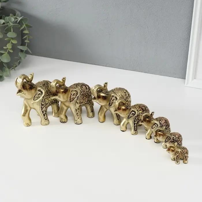 Набор фигурок полистоун &laquo;Слоны, попона в листьях&raquo;, 7 шт.