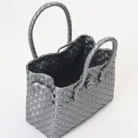 Сумка плетёная пластиковая, 23&times;11&times;30 см, серебристая