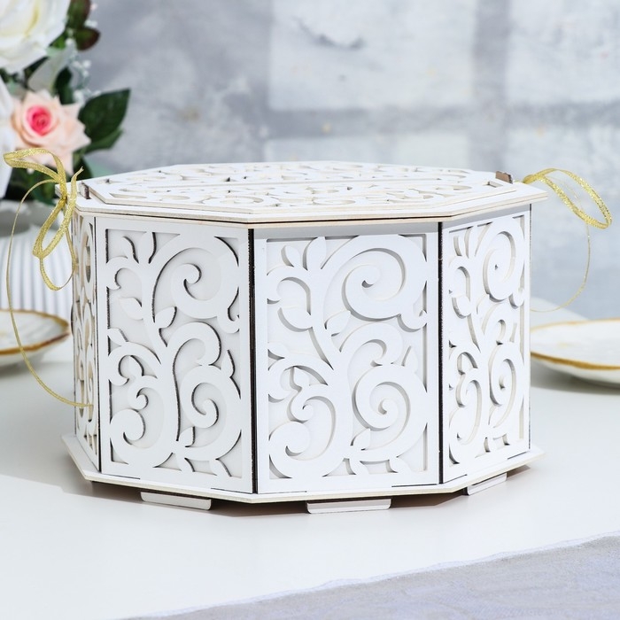 Семейный банк с вензелями, белый, мдф, 27х27х16,5 см Семейный банк с вензелями, белый, мдф, 27х27х16,5 см
