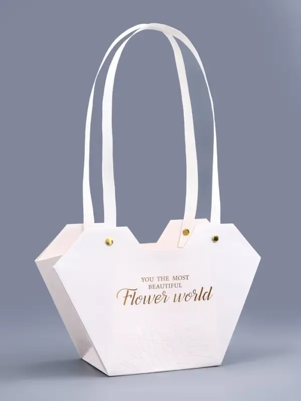 Сумка для цветов тиснение белая, &laquo;Самой прекрасной&raquo;, влагостойкая, 23&times;15&times;9 см