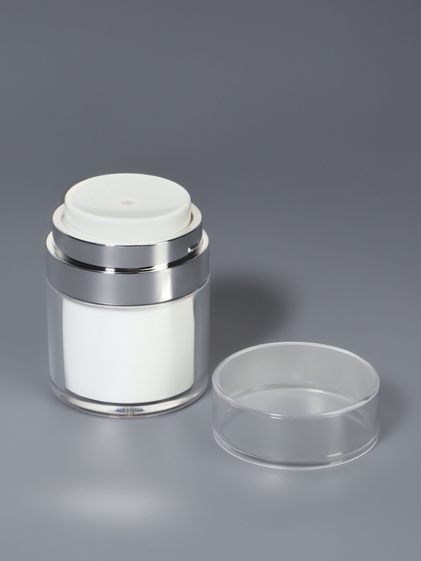 Бутылочка д/хранения с дозатором 30мл d5,5*7,2см бел/серебр накл ОТ Бутылочка д/хранения с дозатором 30мл d5,5*7,2см бел/серебр накл ОТ