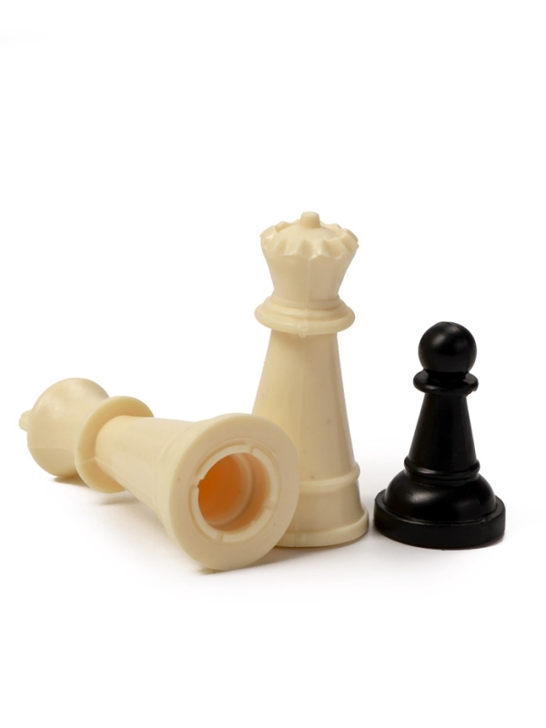Шахматы 26 х 26 см, король h-4.6 см, d-1.9 см, доска и фигуры пластик Шахматы 26 х 26 см, король h-4.6 см, d-1.9 см, доска и фигуры пластик