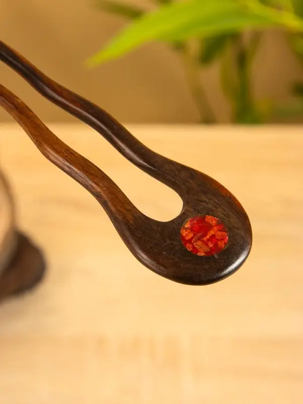 Заколка для волос фигурная, дерево Соно, ракушка, 17х4 см, цв. тёмно-коричневый Заколка для волос фигурная, дерево Соно, ракушка, 17х4 см, цв. тёмно-коричневый