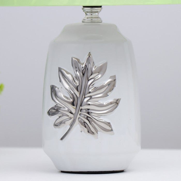 Настольная лампа Настольная лампа "Монстера" E14 40Вт бело-зеленый 20х20х30 см RISALUX