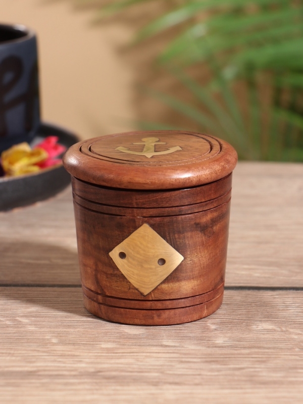 Кости игральные в шкатулке 6,5х6,5х6 см, дерево шишам, латунь Кости игральные в шкатулке 6,5х6,5х6 см, дерево шишам, латунь