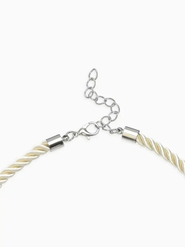 Кулон на шнурке &laquo;Ракушка&raquo;, бело-серебристый