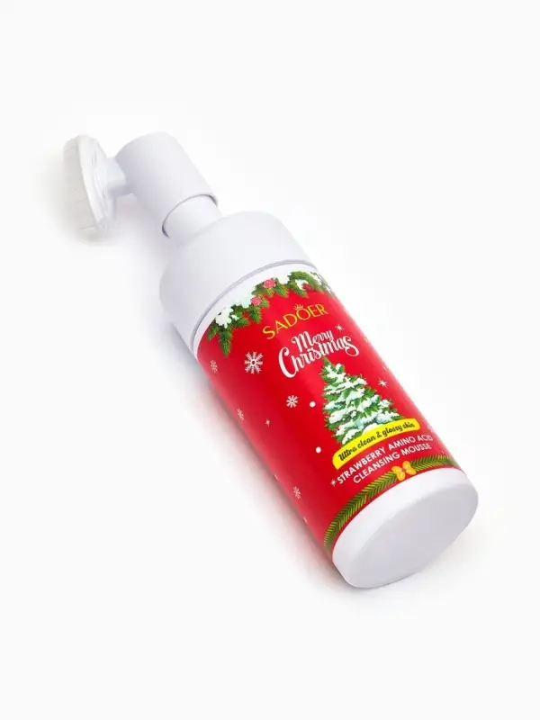 Новогодняя пенка для умывания Sadoer, клубника, 120 мл Новогодняя пенка для умывания Sadoer, клубника, 120 мл