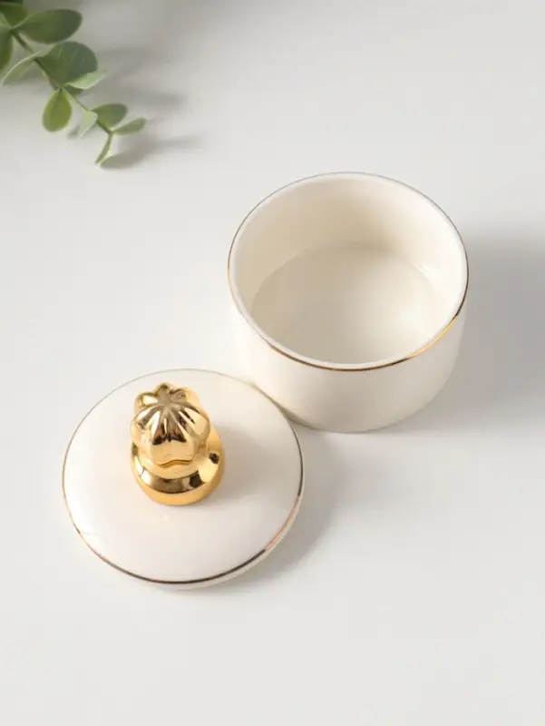 Шкатулка керамика с золотой линией "Королевская пешка" 7х7х8,5 см