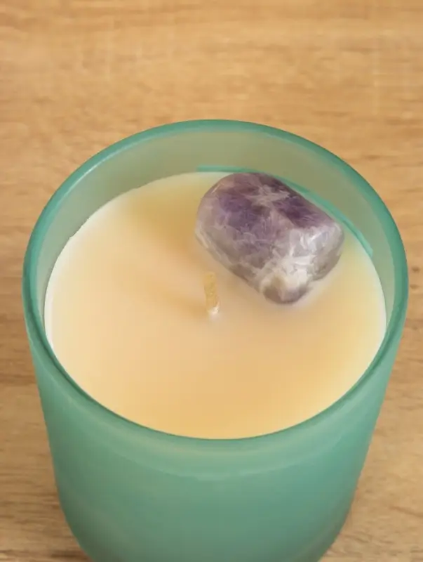 Свеча в стекле с камнем Manifest жасмин 200 гр соевый воск Свеча в стекле с камнем Manifest жасмин 200 гр соевый воск