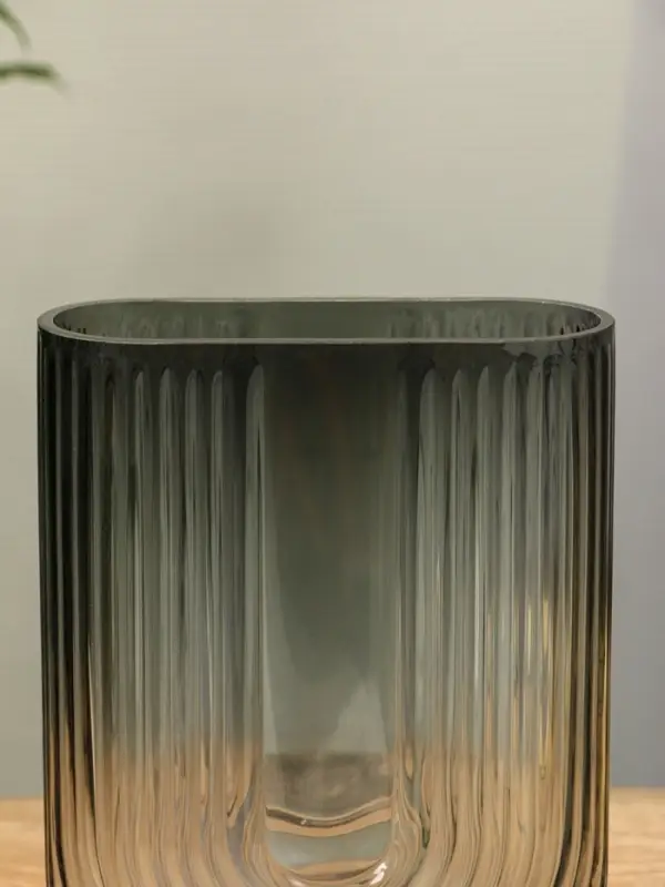 Ваза стекло настольная  Ваза стекло настольная "Айрис" 23,5х17х7 см, серый