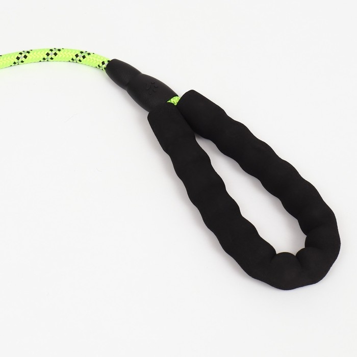 Поводок светоотражающий круглый, с эргономической ручкой, 180 х 0,8 см, зелёный Поводок светоотражающий круглый, с эргономической ручкой, 180 х 0,8 см, зелёный