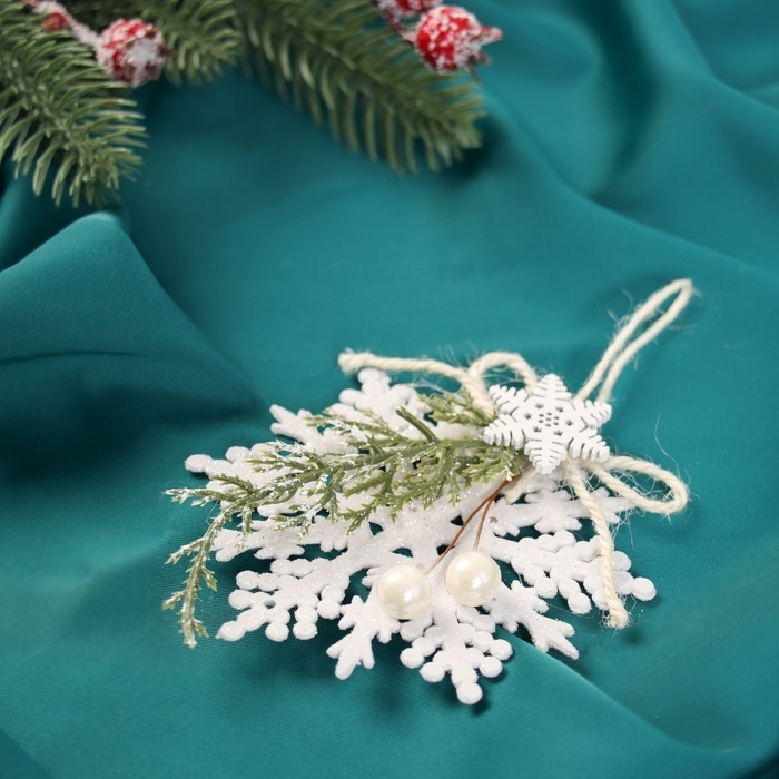 Украшение ёлочное Украшение ёлочное "Снежинка блеск жемчужины" 9 см, белый