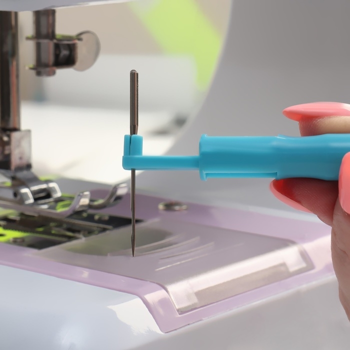 Нитевдеватель для швейной машины, 7,5 × 1 см, цвет МИКС Нитевдеватель для швейной машины, 7,5 × 1 см, цвет МИКС