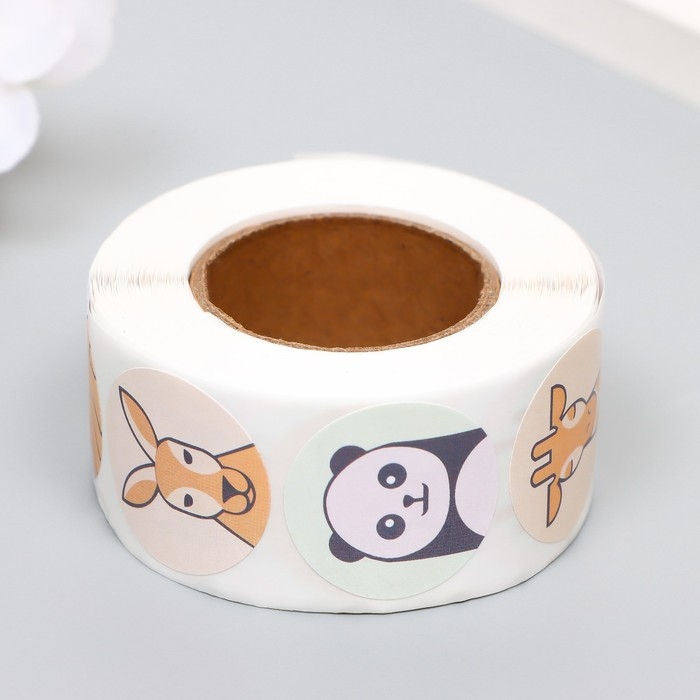 Наклейка бумага Наклейка бумага "Звери в пастельных цветах" d=2,5 см 500 шт в рулоне 3х6х6 см