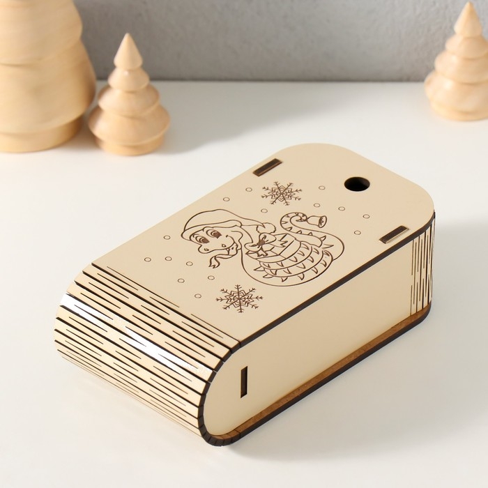 Новогодняя шкатулка  Новогодняя шкатулка "Змея. С подарком" 13х7х4