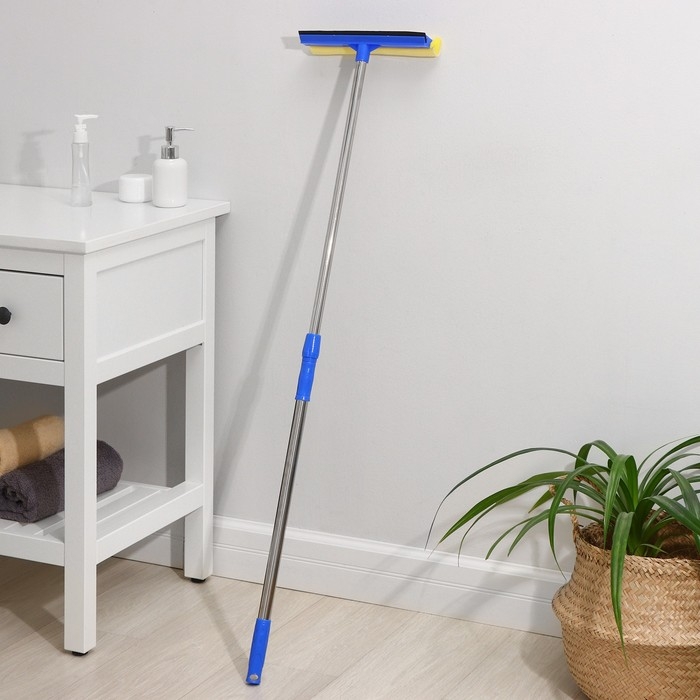 Окномойка с телескопической стальной ручкой и сгоном Доляна, 25×7×77(108) см, поролон Окномойка с телескопической стальной ручкой и сгоном Доляна, 25×7×77(108) см, поролон