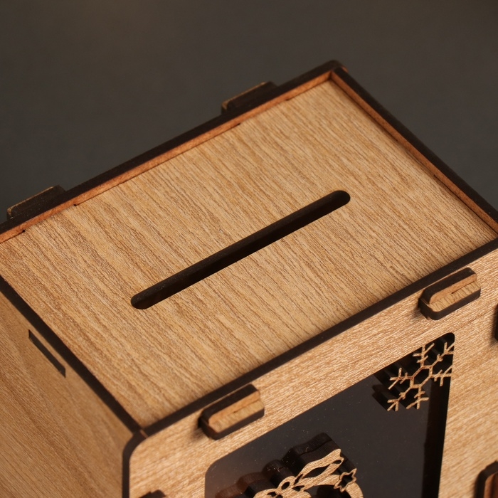 Новогодняя копилка  Новогодняя копилка "Снегурочка" 12х12х9 см