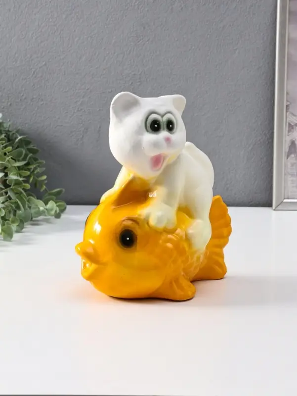 Копилка "Кот на рыбке" 21 см
