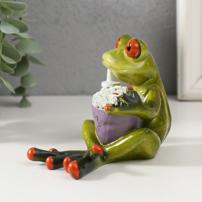 Сувенир полистоун лак "Лягушонок с попкорном и лимонадом" 8,5х11х8 см