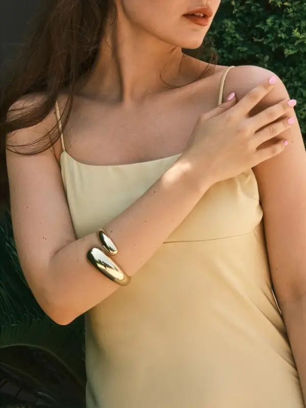 Браслет манжета &laquo;Капля&raquo;, цвет золото