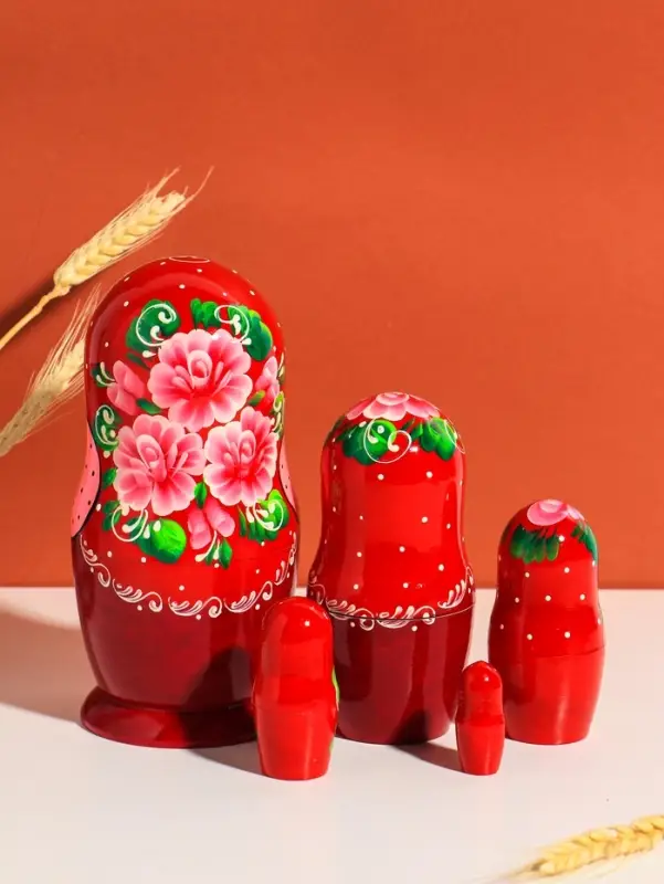 Матрешка дерево &laquo;Глаша&raquo;, красное платье, розовые цветы, 18 см, 5 кукольная, ручная роспись