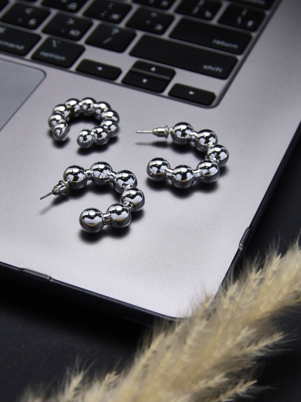 Набор серьги и каффы 3 шт «Бублики» дутые, цвет серебро