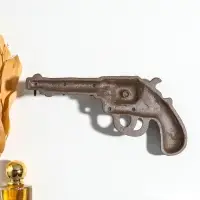 Крючки настенные &laquo;Револьвер с барабаном&raquo;, ключница декоративная, чугун, 22&times;11&times;4 см