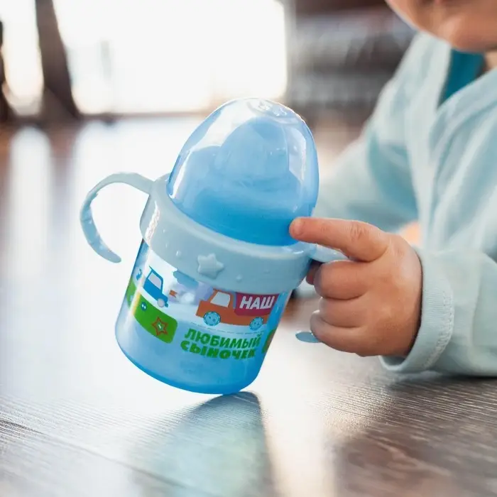 Поильник детский M&B &laquo;Сыночек&raquo; с твёрдым носиком, от 9 мес., 140 мл., с ручками, голубой