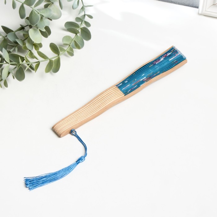 Веер бамбук, текстиль h=21 см изгиб, с кистью  Веер бамбук, текстиль h=21 см изгиб, с кистью "Цветы" в коробке, голубой